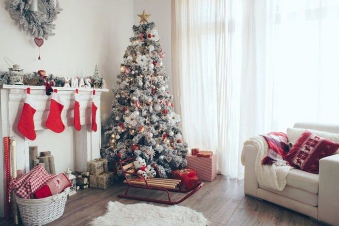 5 Budget-Friendly DIY Christmas Decorations
